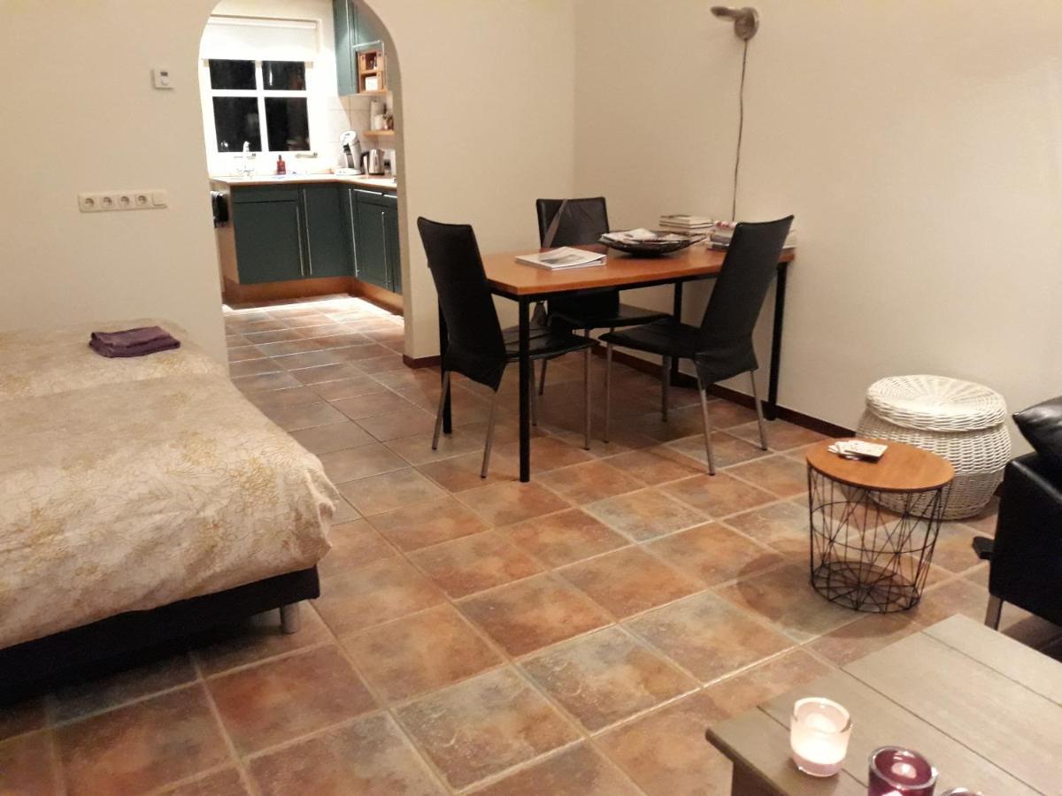 Vakantiehuisje Achter Odiliapeel Экстерьер фото